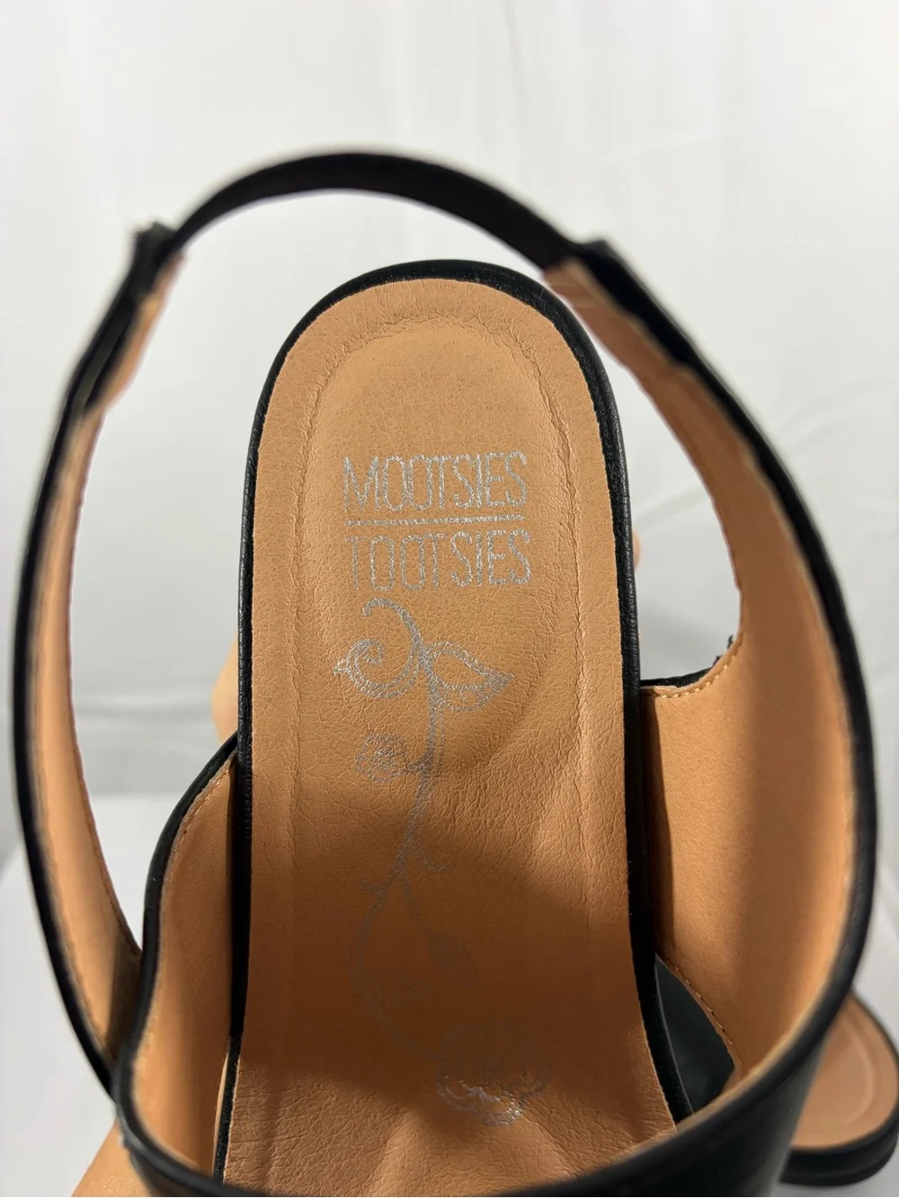 NWT Mootsies Tootsies Women’s Size 8.5 Black Tropical Elastic Wedge Sandals